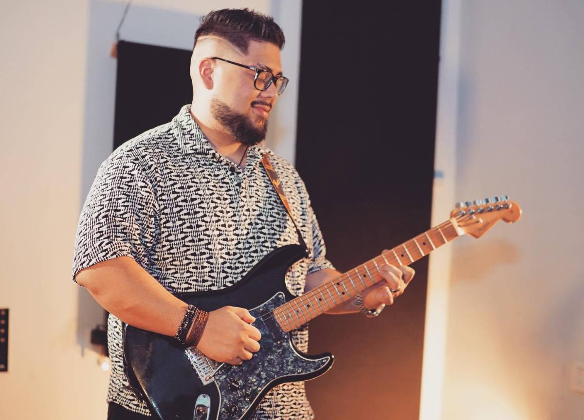 Manu Martínez resurge de la adversidad y vuelve a la música