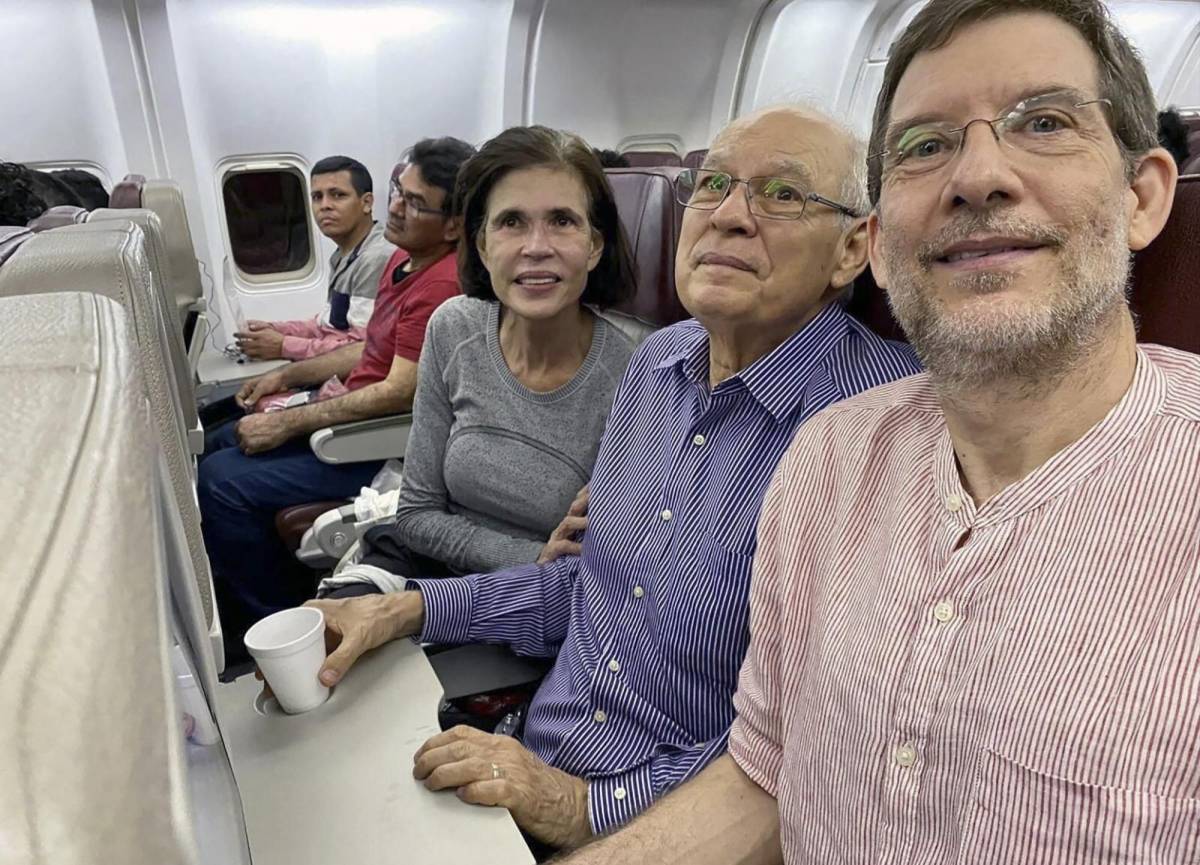 Presos nicaragüenses se enteraron en avión de que eran expulsados a EEUU