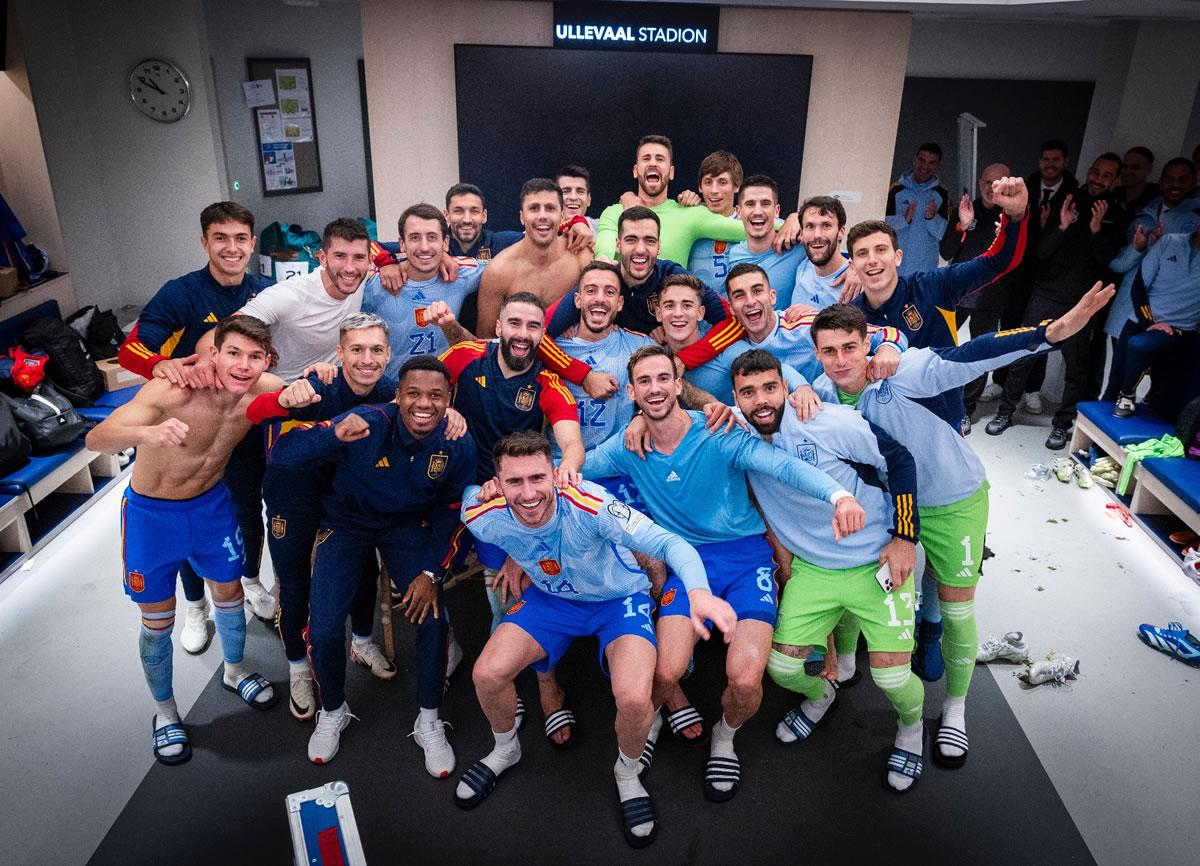 Los jugadores de la Selección de España festejando su clasificación a la Euro.