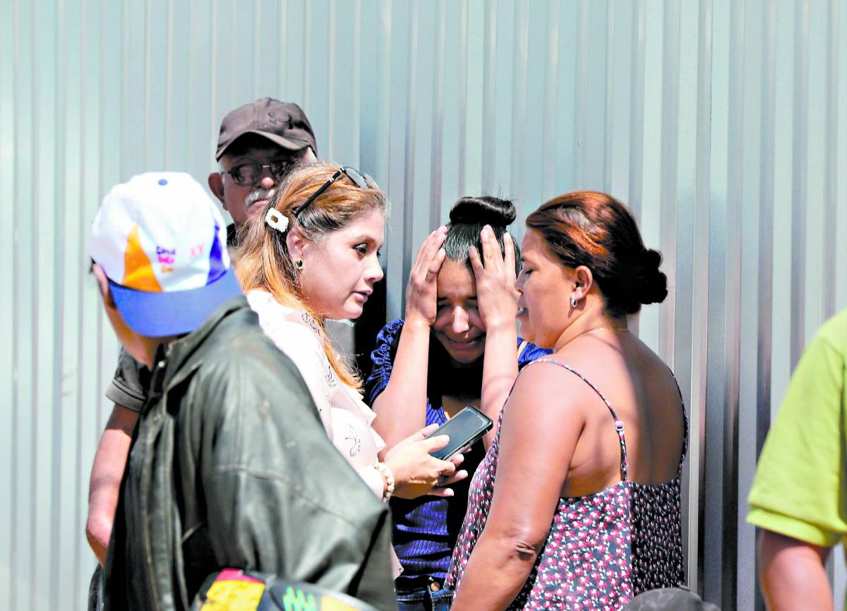 Madre y su hijo mueren al impactar moto con camión en Tegucigalpa