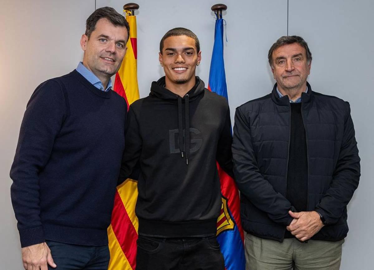 Oficial: Barcelona anuncia el fichaje del hijo de Ronaldinho