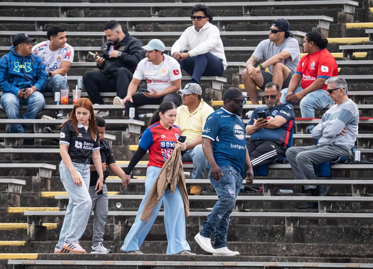 Colocha enamora en New Orleans, besos y ambientazo para los clásicos en EUA