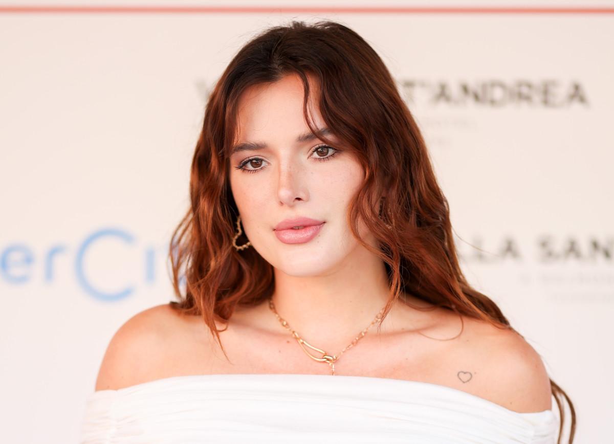 Bella Thorne culpa al uso de Ozempic de ‘establecer estándares de belleza inalcanzables’