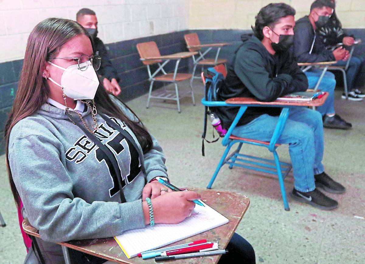 Firman convenio para becar a 500 sampedranos con excelencia académica