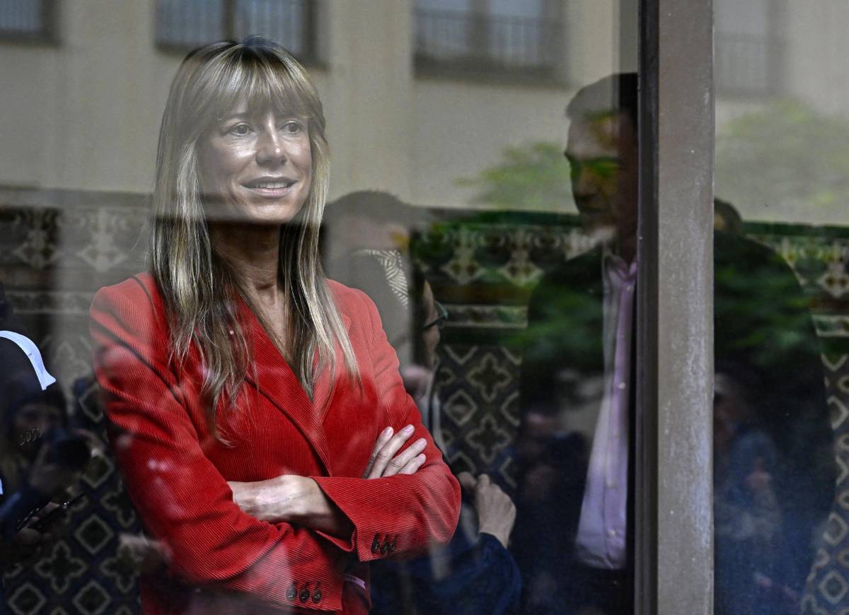 Begoña Gómez se acogió a su derecho a no declarar ante un juez que la investiga por presunta corrupción y tráfico de influencias.