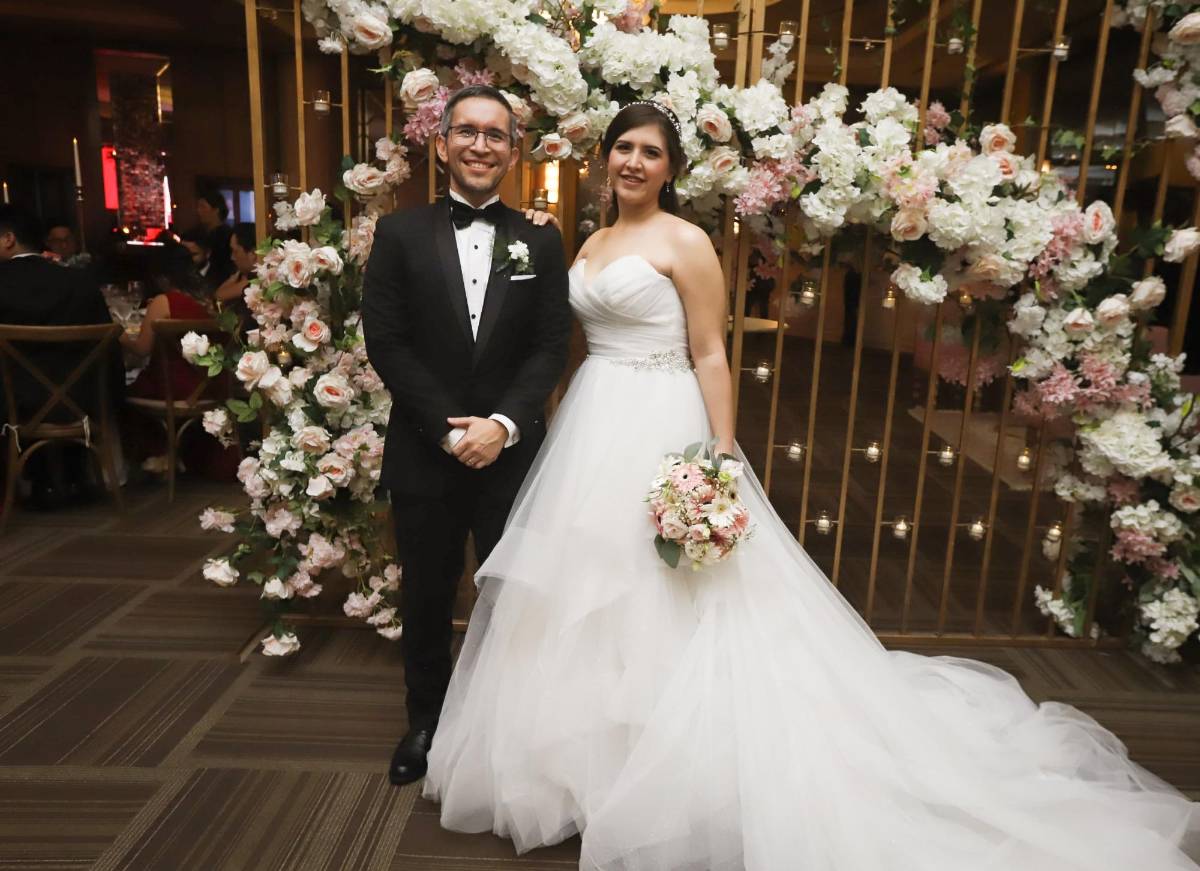 Juan Diego Filippi y Angy Orellana unen sus vidas en matrimonio