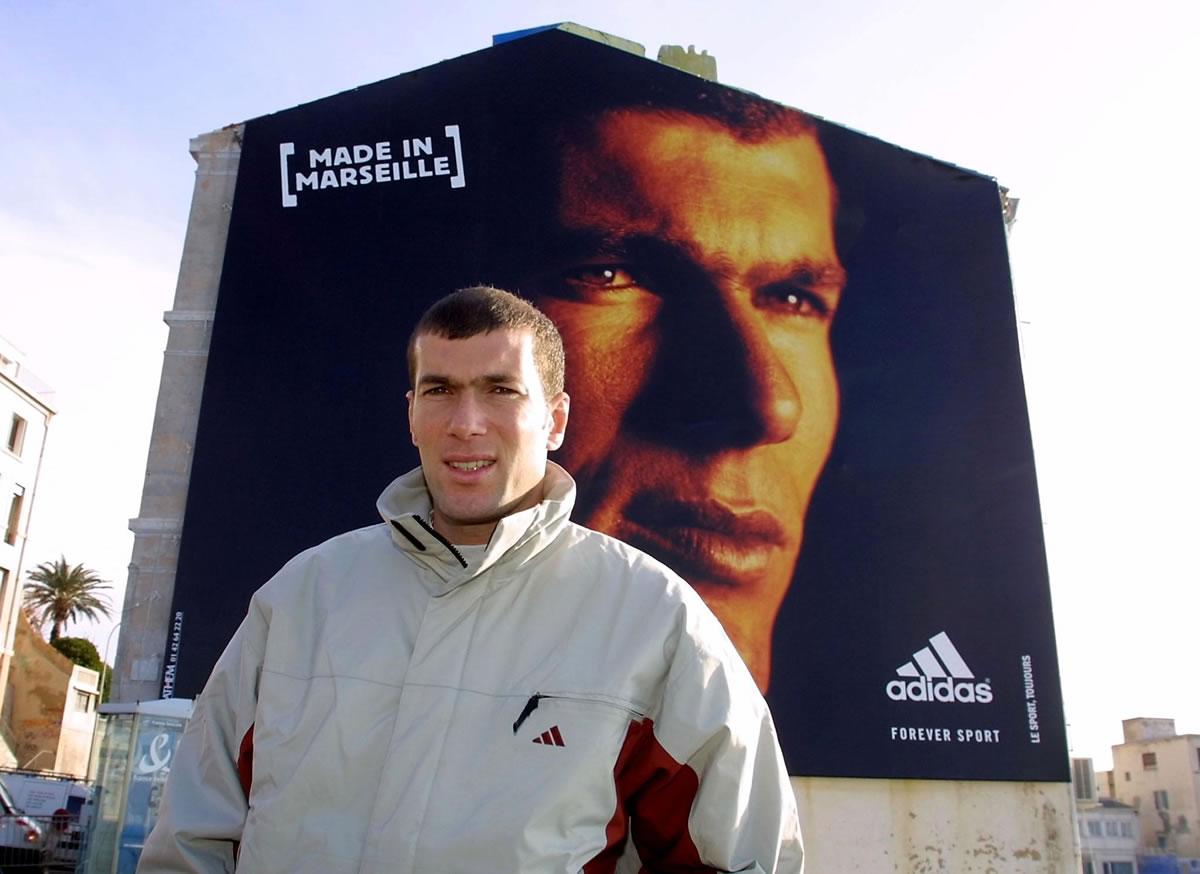 Zidane nació en Marsella, Francia, y es de origen argelino.