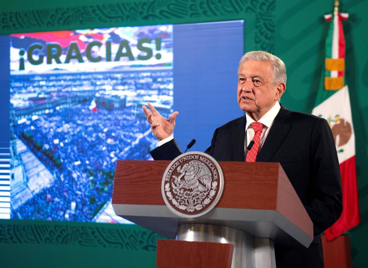 López Obrador lamenta la muerte de Vicente Fernández