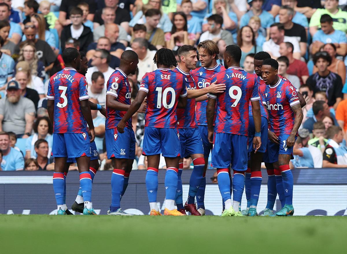 Jugadores del Crystal Palace celebrando el segundo gol contra el Manchester City.