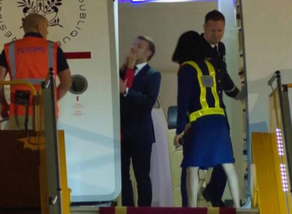 Romance, rumores y escándalos: así ha sido la historia de amor de los Macron