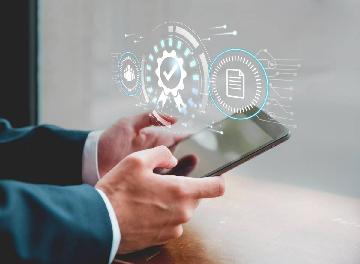 Gracias a la automatización informática, los traductores pueden automatizar procesos como las tareas repetitivas, lo que acelera el flujo de trabajo.