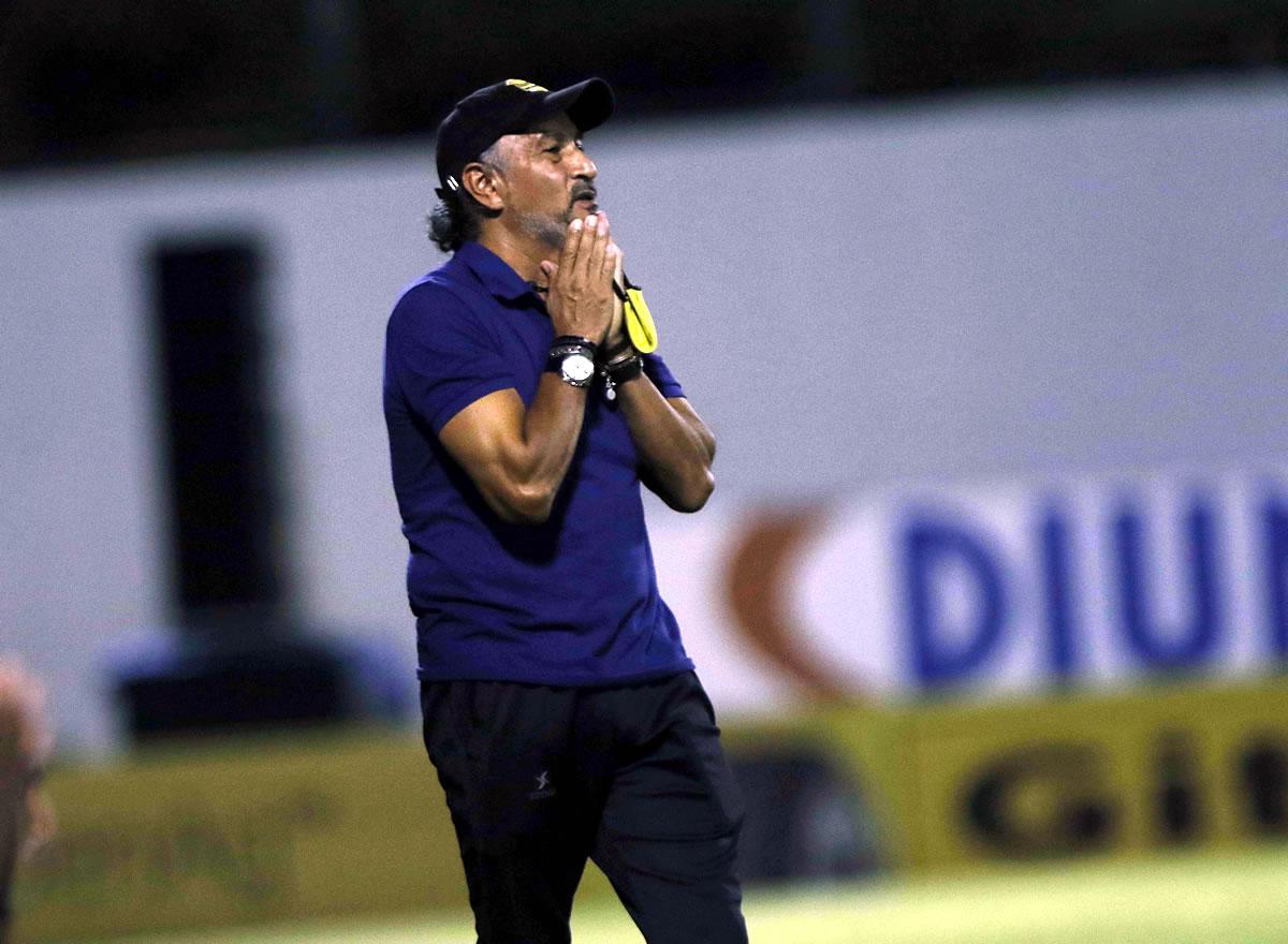 El entrenador mexicano considera que fue un error su despido del Real España.