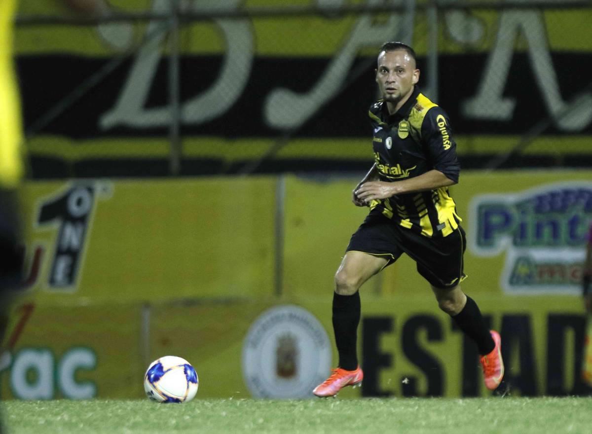 Ilce Barahona tiene demandado al Real España por falta de pago en su contrato.