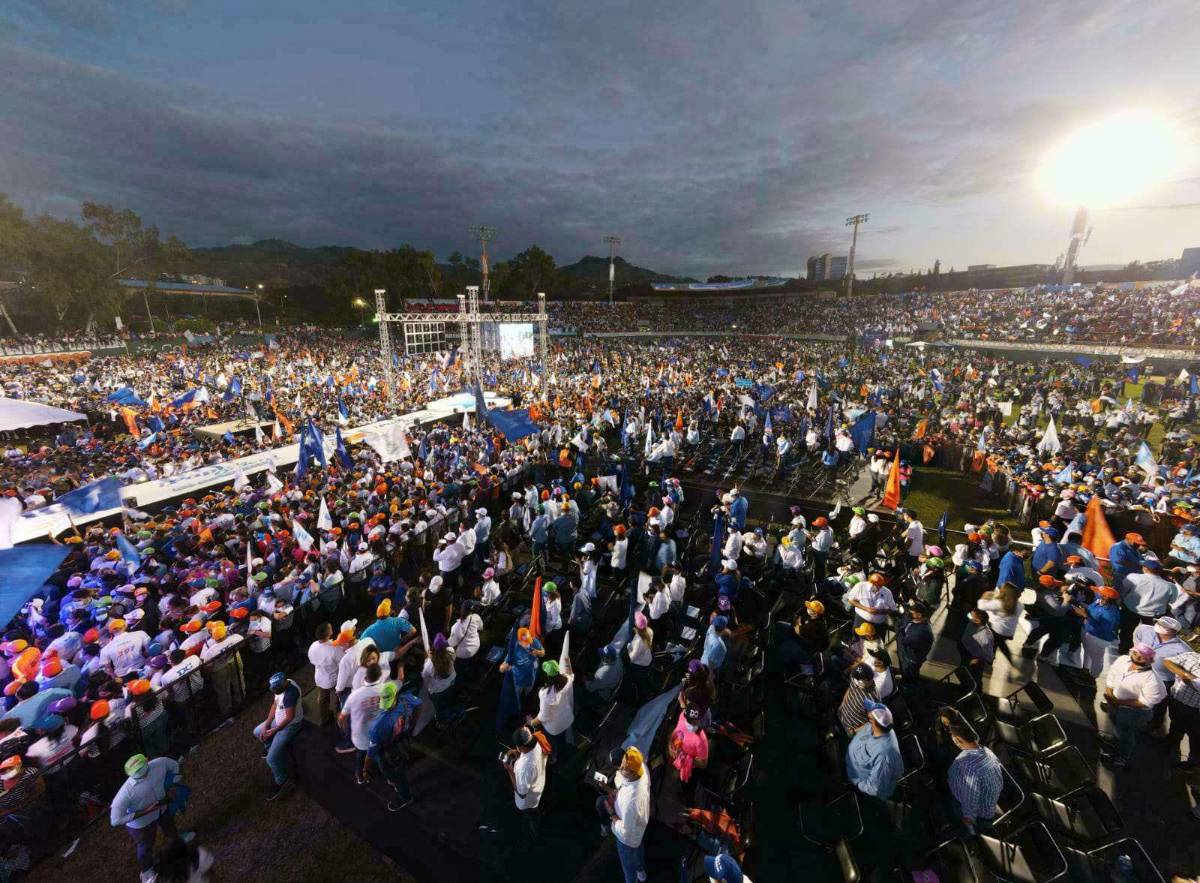 Cierre de campaña de Asfura en la capital hondureña Tegucigalpa.
