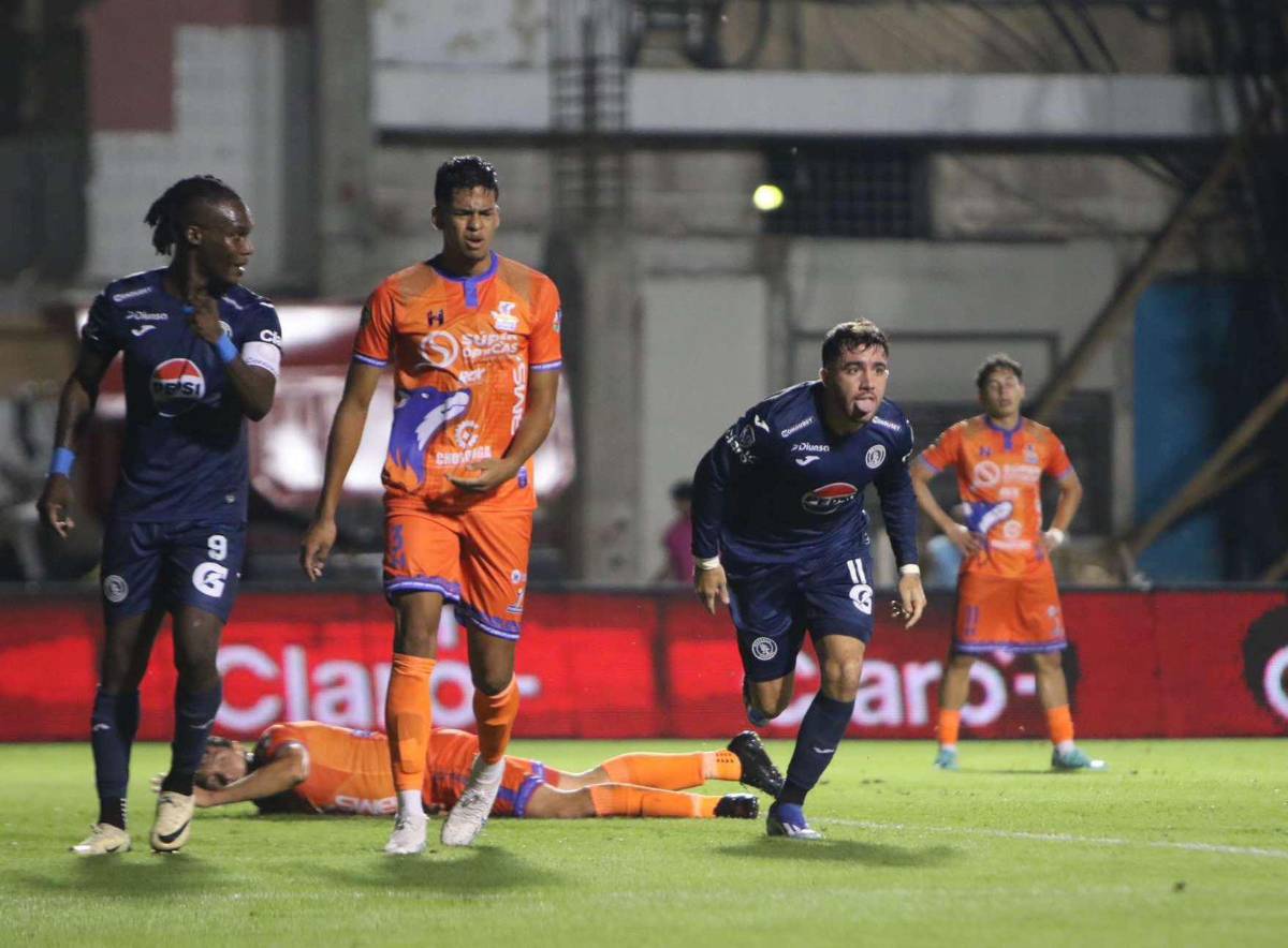 Auzmendi debutó con hat-trick en el Torneo Apertura 2024.