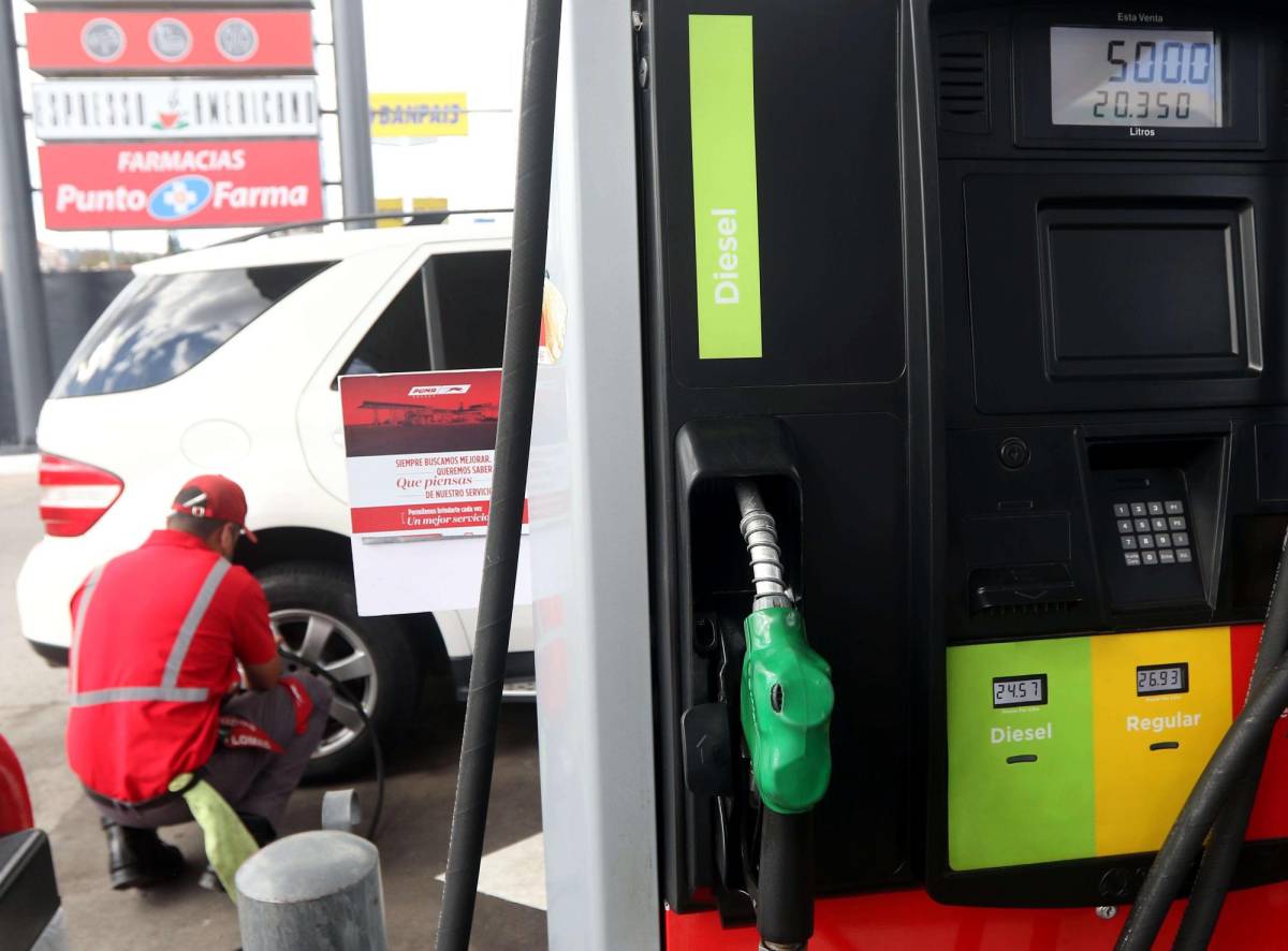Rebajas de entre L2.27 y L1.44 registrarán gasolinas en el país