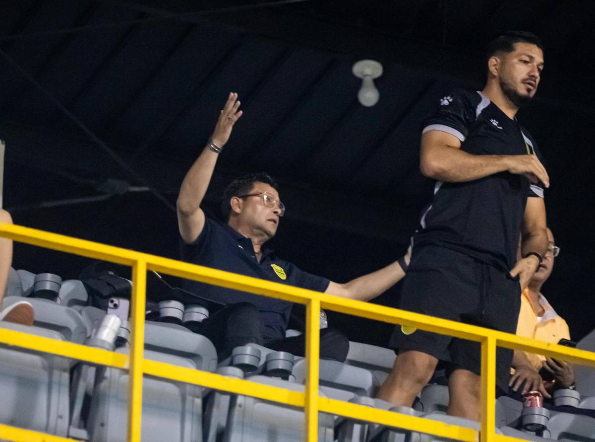 Real España festeja a lo grande, polémica y así sufrió Jeaustin Campos