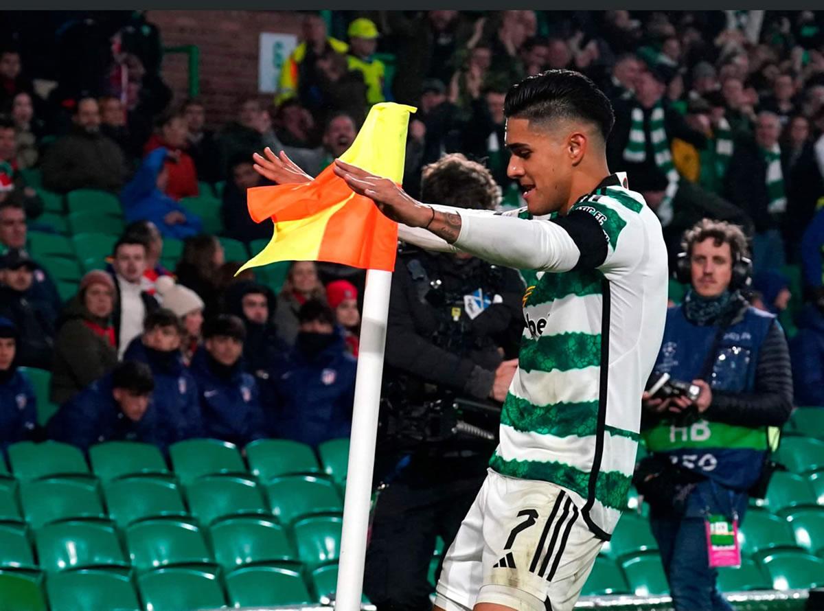 Al ritmo punta celebró Luis Palma su golazo contra el Atlético.