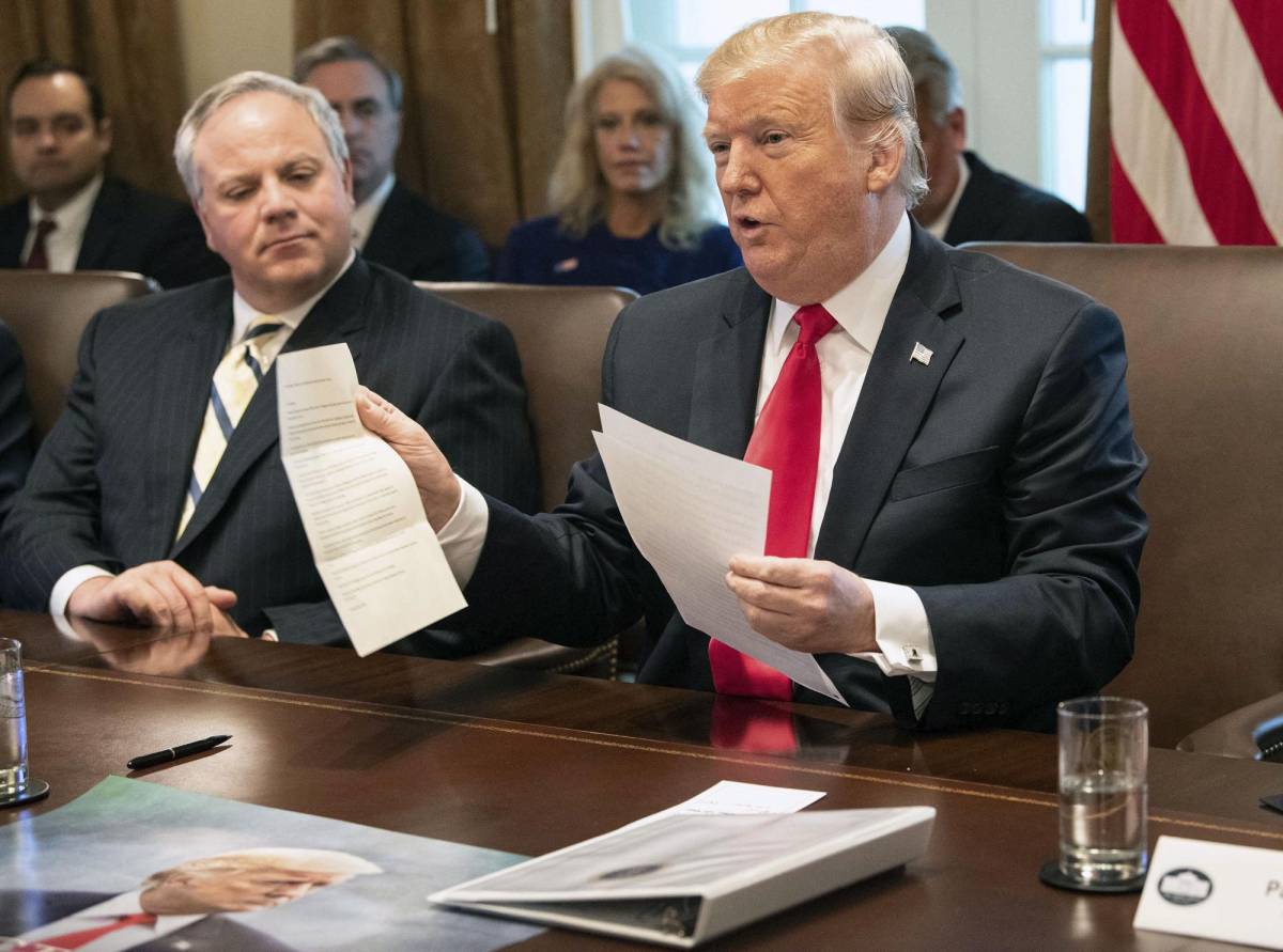 Trump desmiente haber arrojado documentos en inodoro de la Casa Blanca