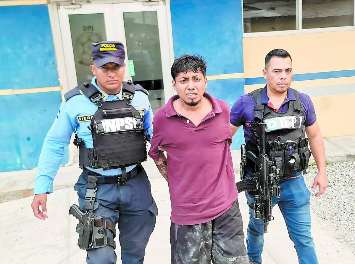 Capturan a supuesto gatillero por la muerte de tres jóvenes