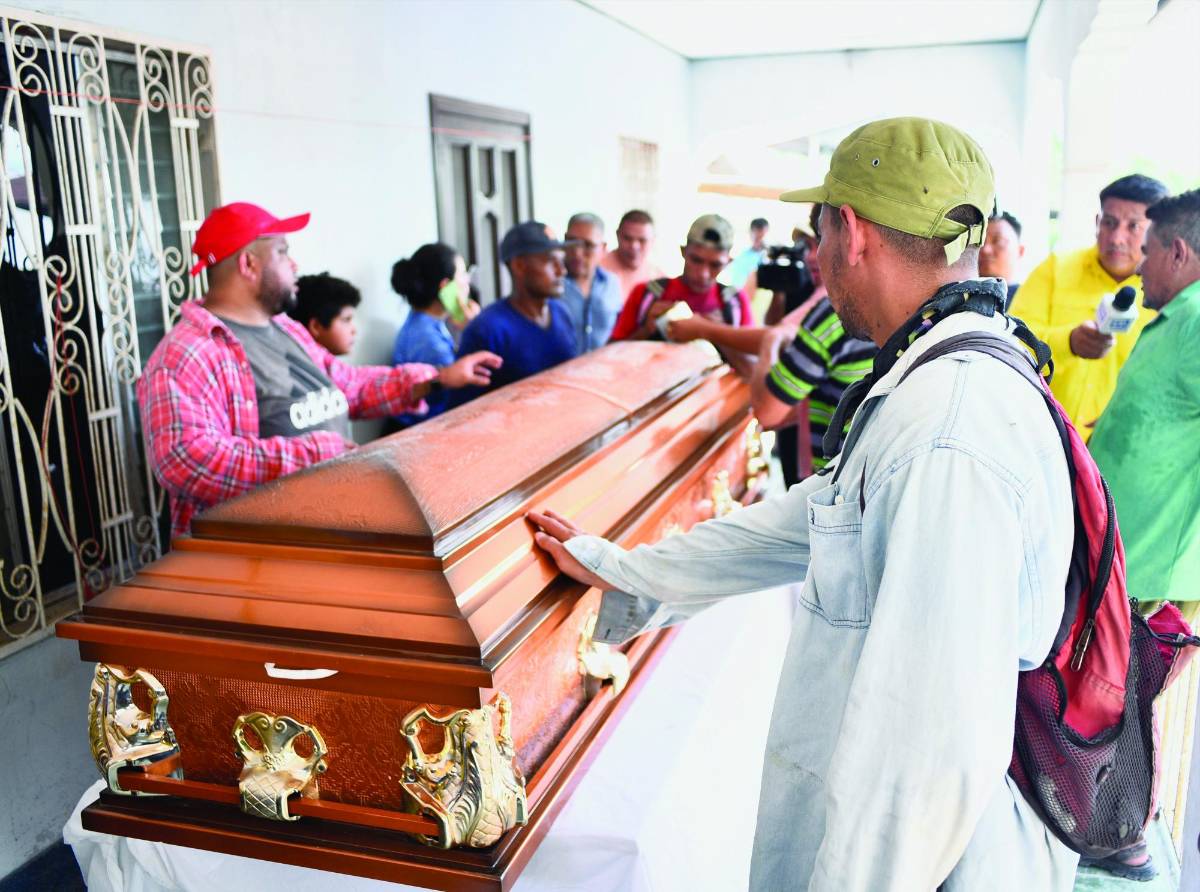 Familiares lloraron el hecho de que muriera el día de su cumpleaños y dijeron que siempre lo recordarían como un buen hijo, padre, nieto y amigo.