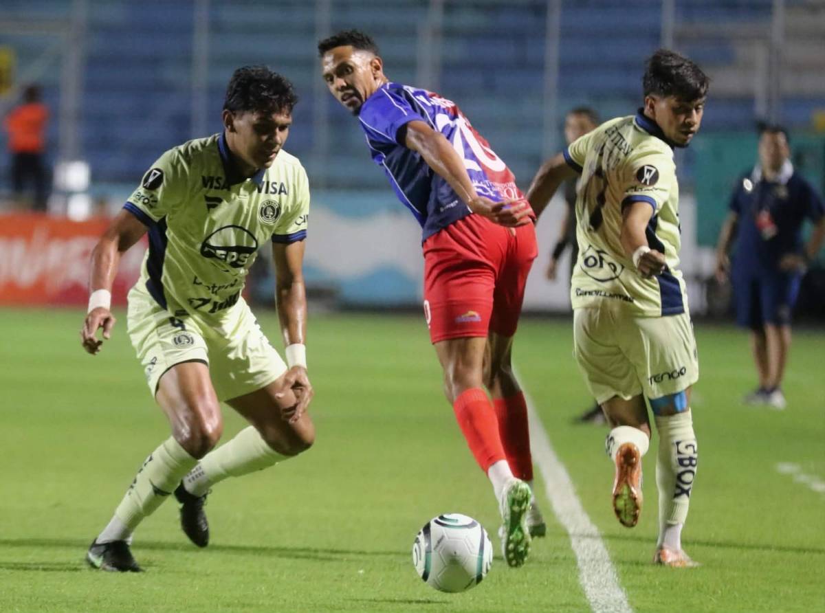 Motagua celebra, exOlimpia presente y las lindas chicas que enamoraron en el Nacional