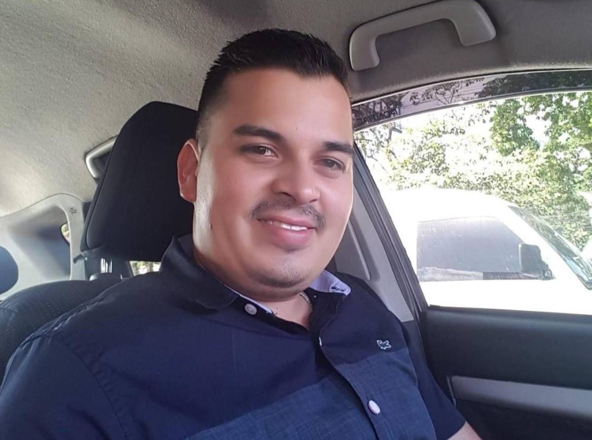Fotografía en vida de Jhony Martínez, taxista VIP asesinado este martes en San Pedro Sula.