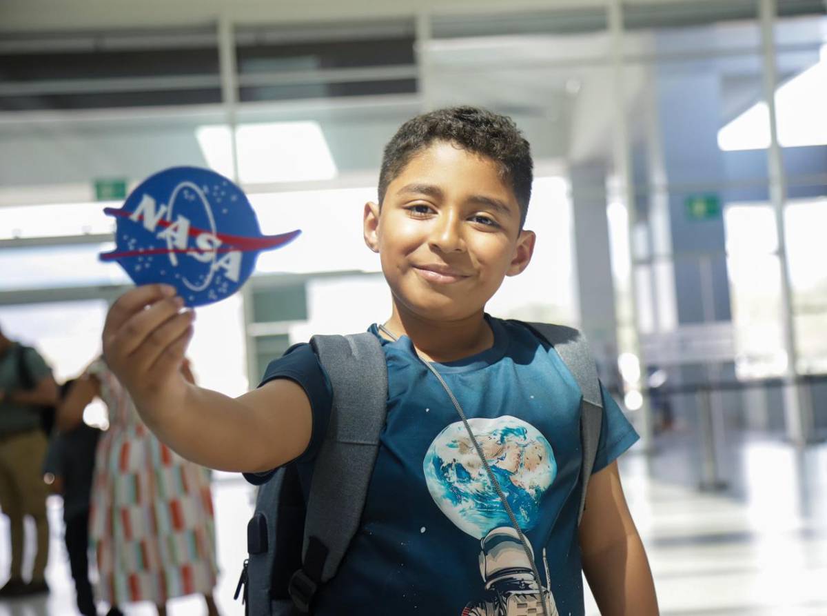 André Enoc, el niño hondureño parte rumbo al Kennedy Space Center de la NASA