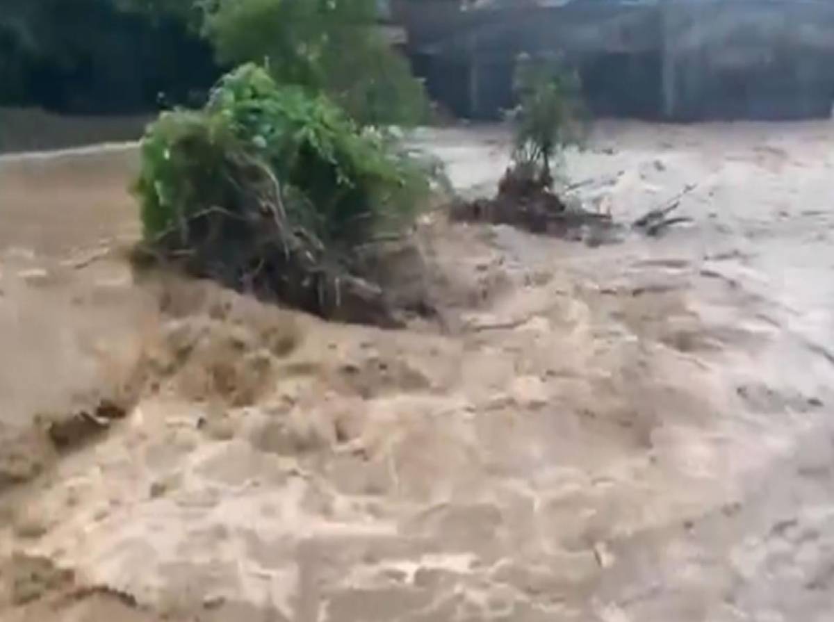 Muertos, derrumbes y calles inundadas por las lluvias en Honduras