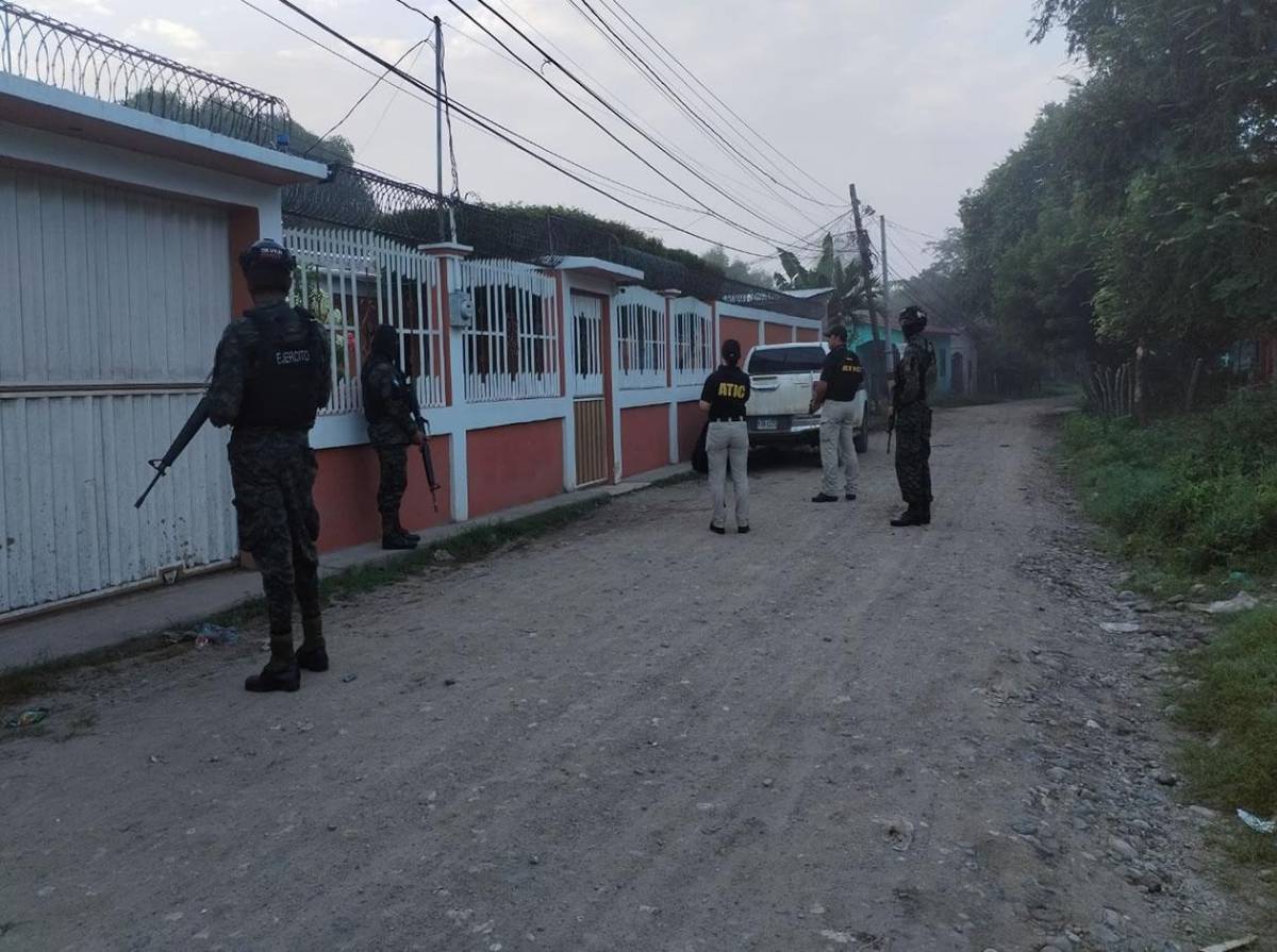 Imágenes de los allanamientos en la zona céntrica de Olanchito, Yoro