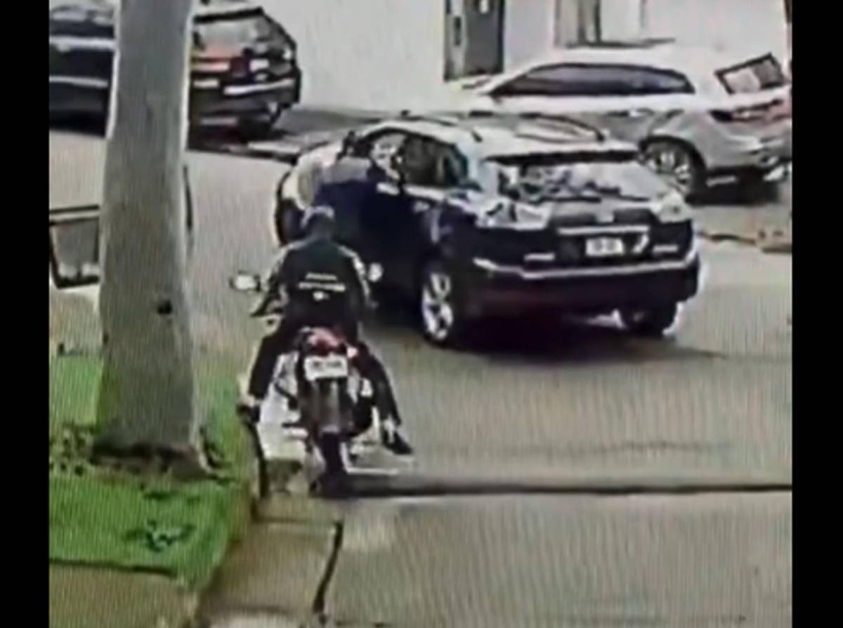 “¿Qué le pasa, señora?”: Mujer  choca contra 11 vehículos en Tegucigalpa