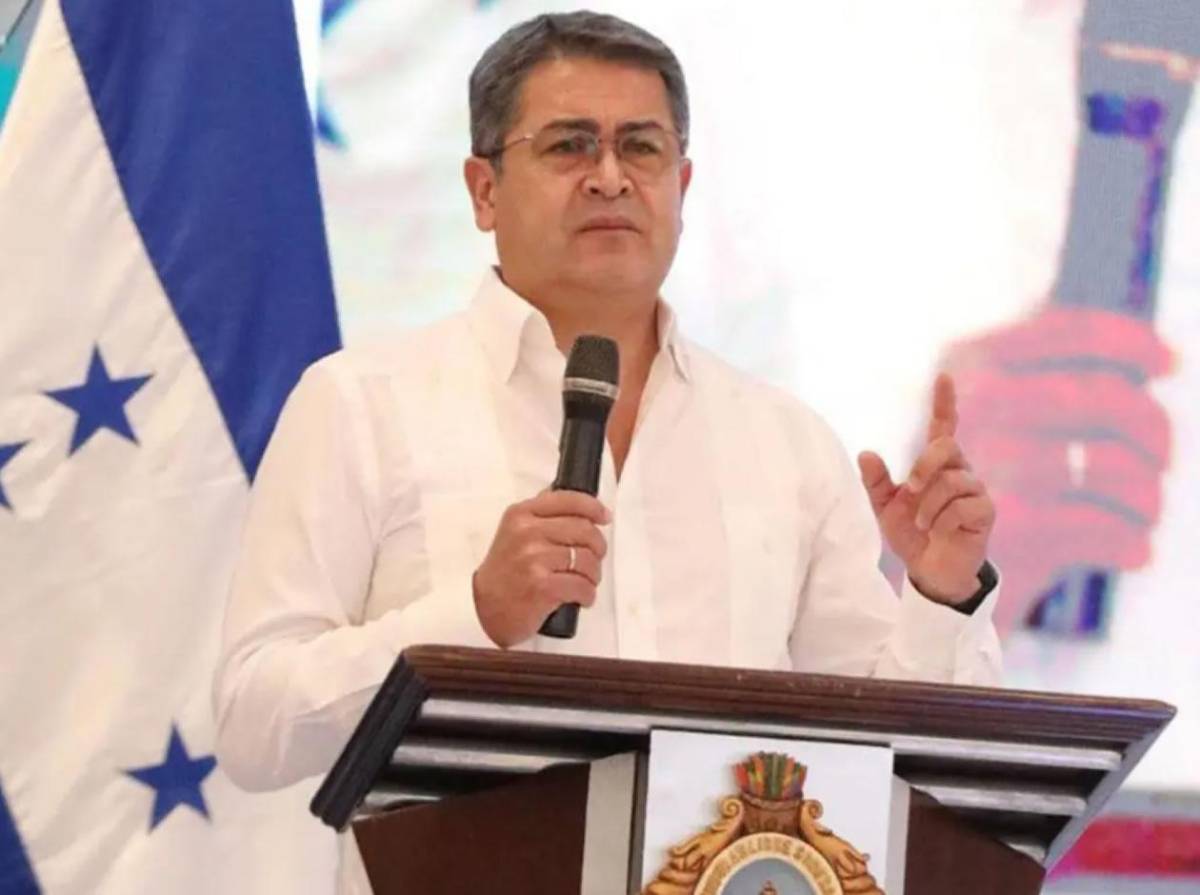 ¿Cuáles son los delitos por los que tiene orden de captura Juan Orlando Hernández?