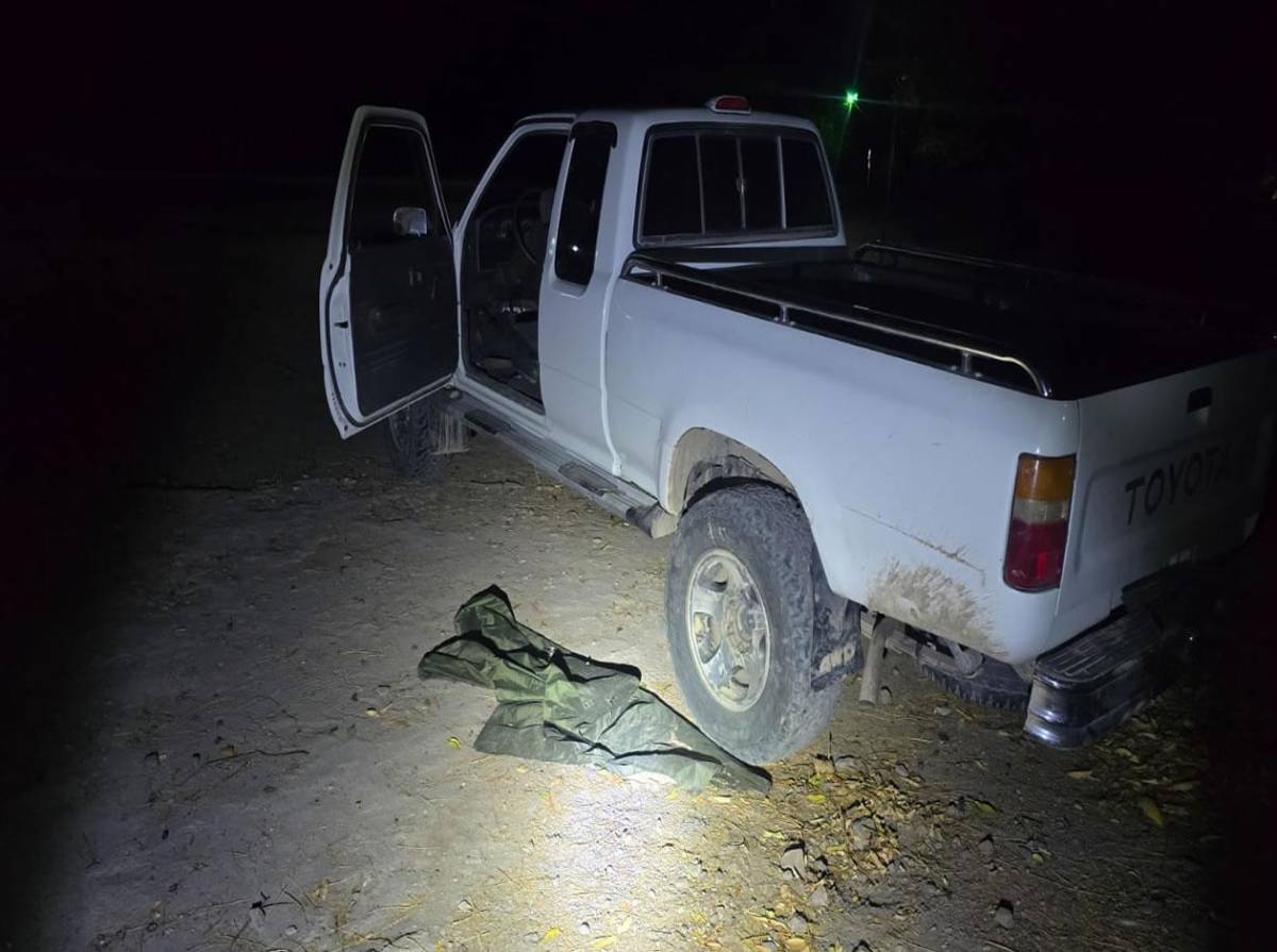 Logo de estrella y número 7: así ocultaron millonario cargamento de droga en vehículo