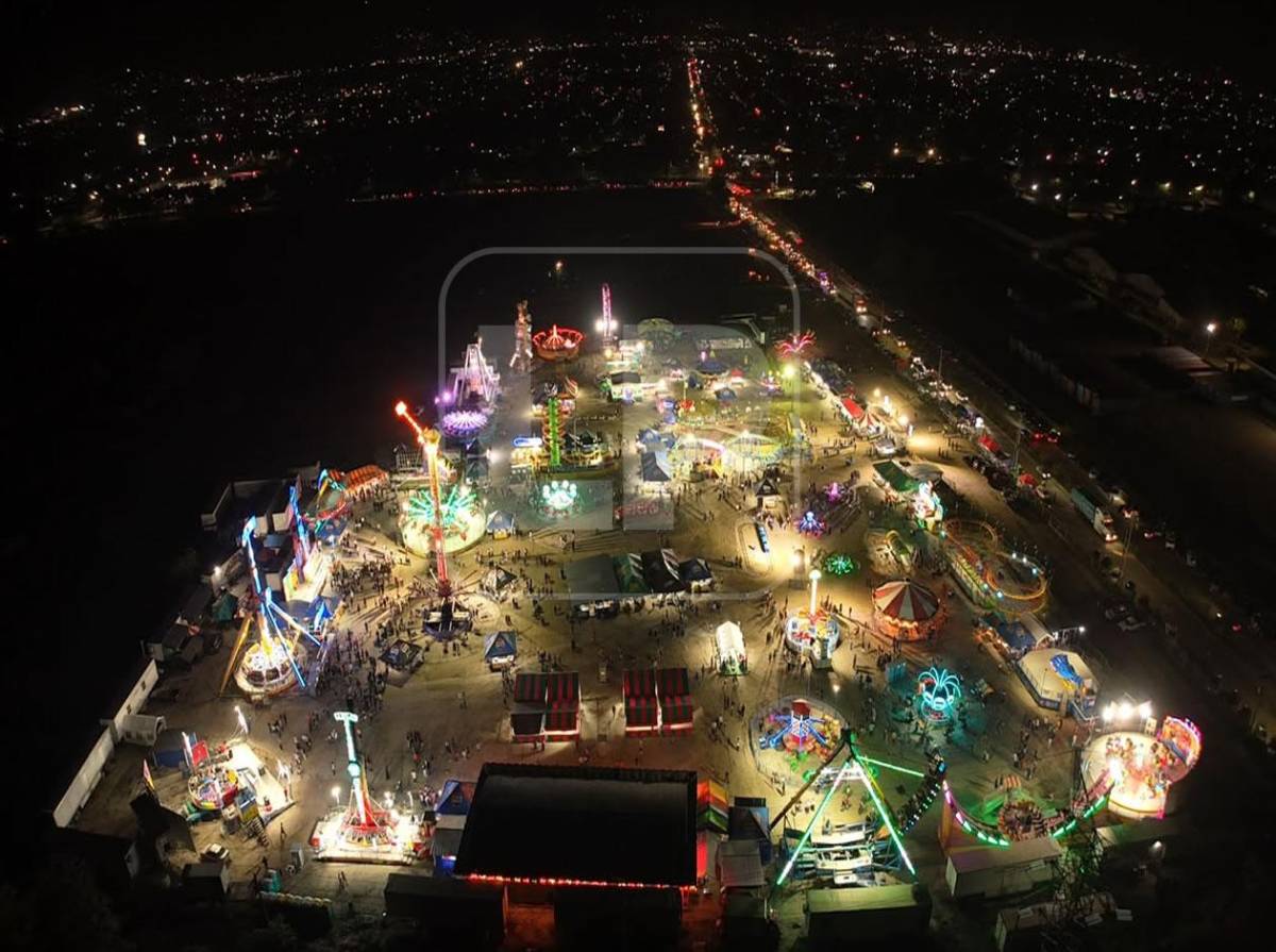 Color y adrenalina: los sampedranos ya disfrutan de los juegos mecánicos de la Feria Juniana