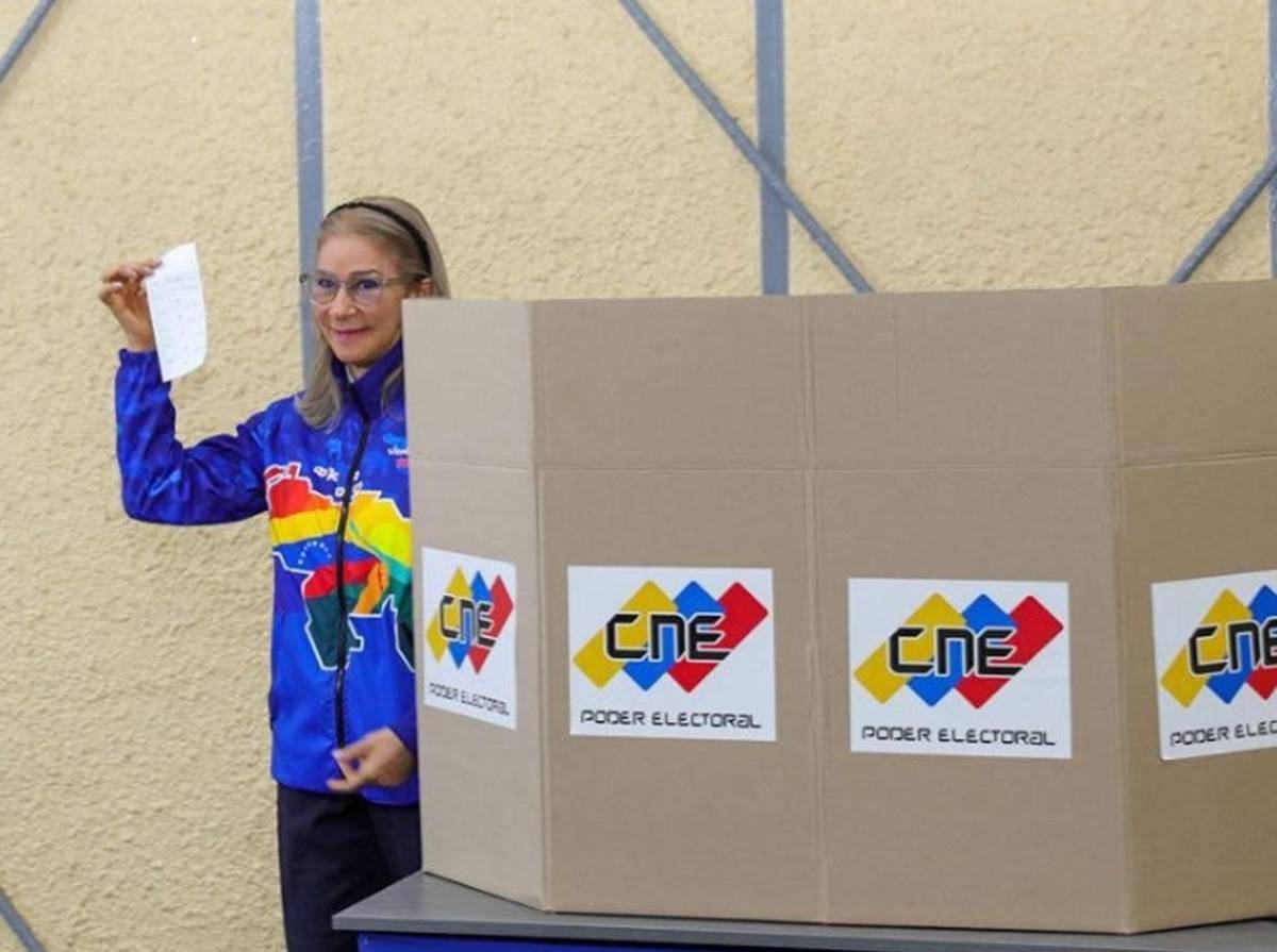 Quién es Cilia Flores, la abogada que se convirtió en pilar del poder chavista