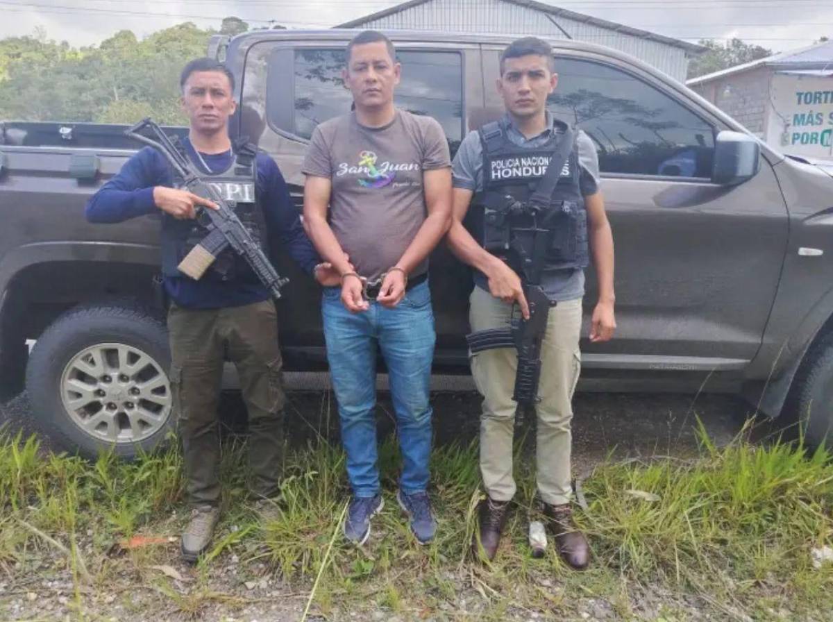 Soy un hombre honesto: Edwin Hernández al llegar a juzgados por muerte de Vianka García