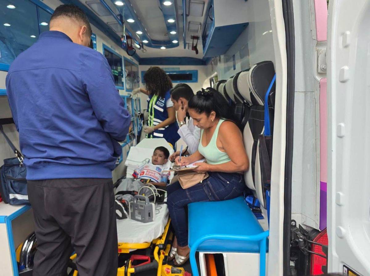 Josué Nehemías ya está en El Salvador para recibir tratamiento por su cardiopatía