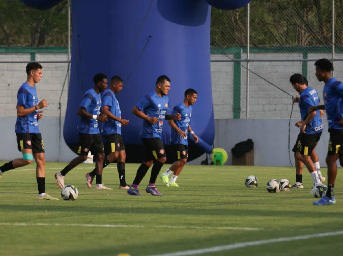 No viste en TV: La 'Roca' aparece en Motagua y Rodrigo Auzmendi se destapa