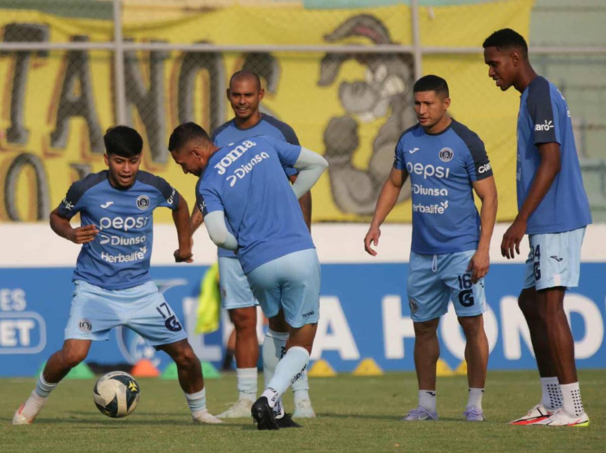 No viste en TV: La 'Roca' aparece en Motagua y Rodrigo Auzmendi se destapa