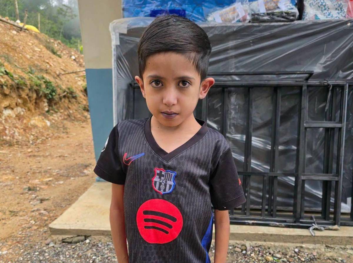 Josué Nehemías ya está en El Salvador para recibir tratamiento por su cardiopatía