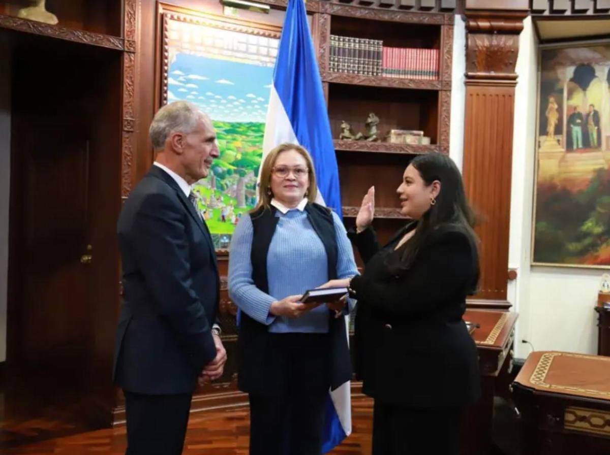 Exdiputada y otros liberales asumen cargos en el gobierno de Nasry Asfura