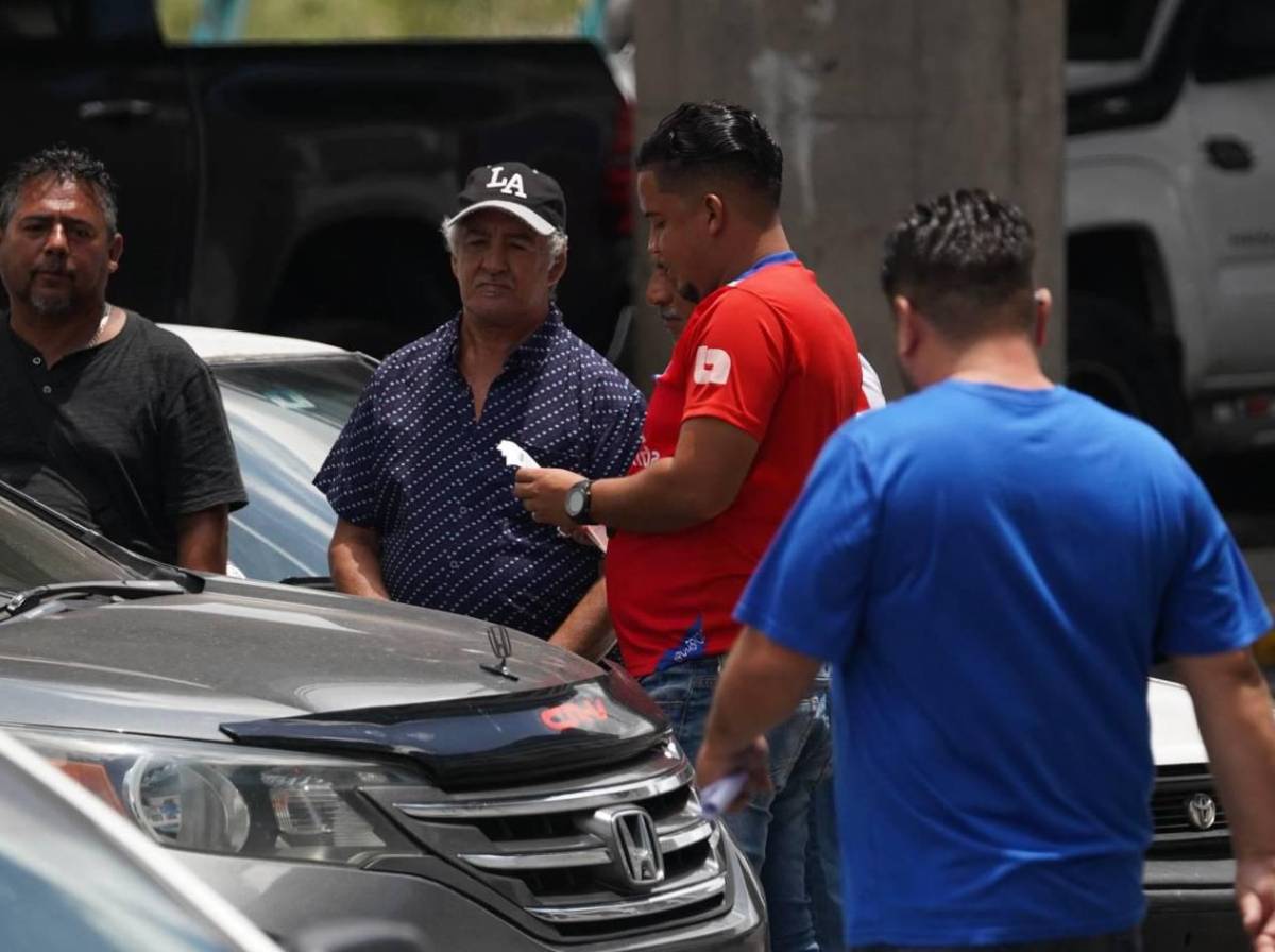 Perro policía, boletos caros y los primeros hinchas en la final