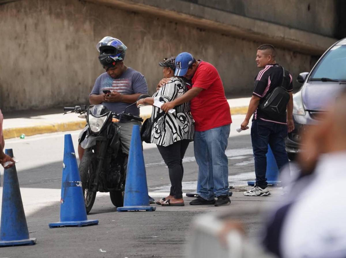 Perro policía, boletos caros y los primeros hinchas en la final