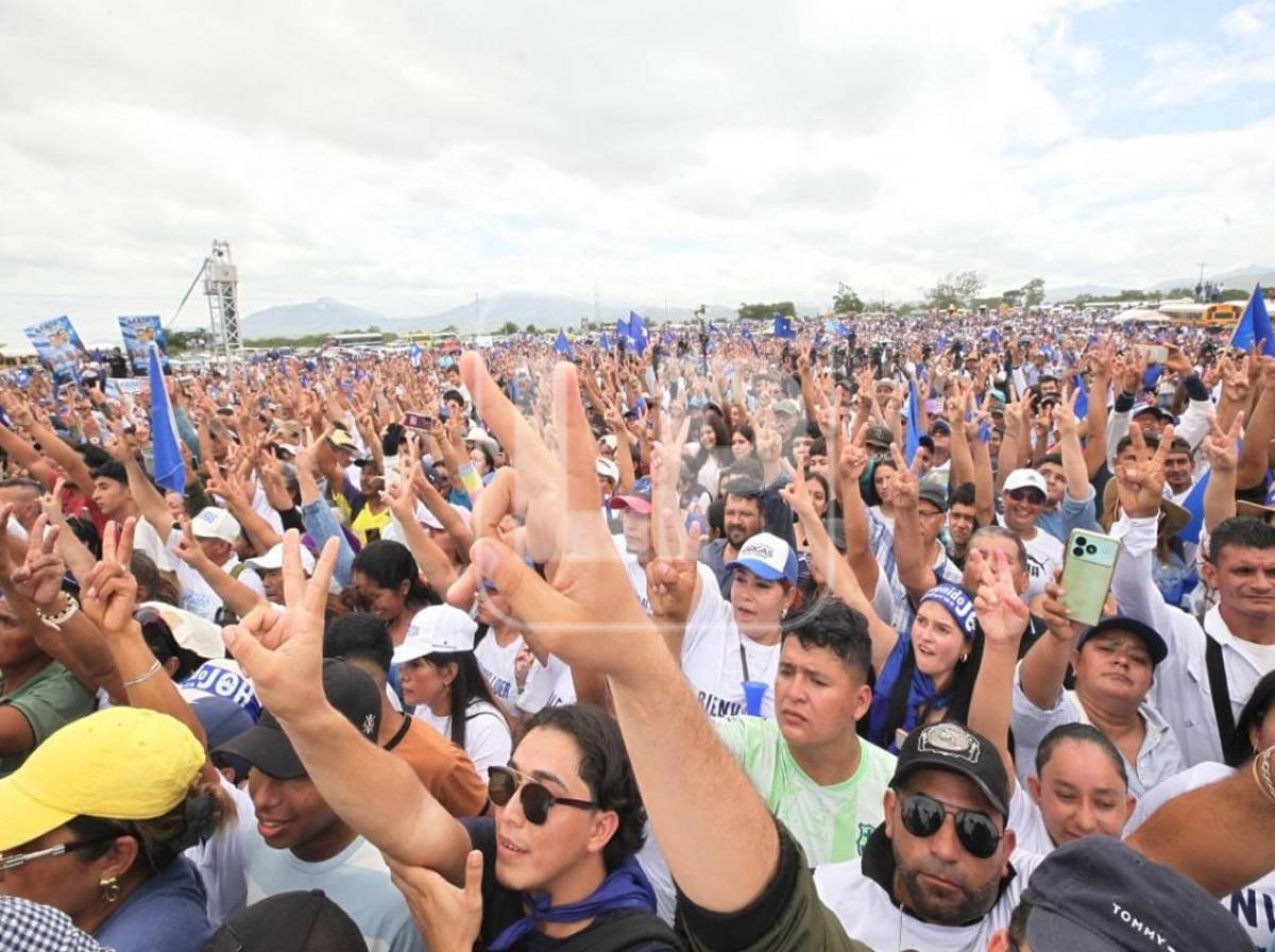 Las curiosas e históricas imágenes del recibimiento de Juan Orlando Hernández  en Honduras