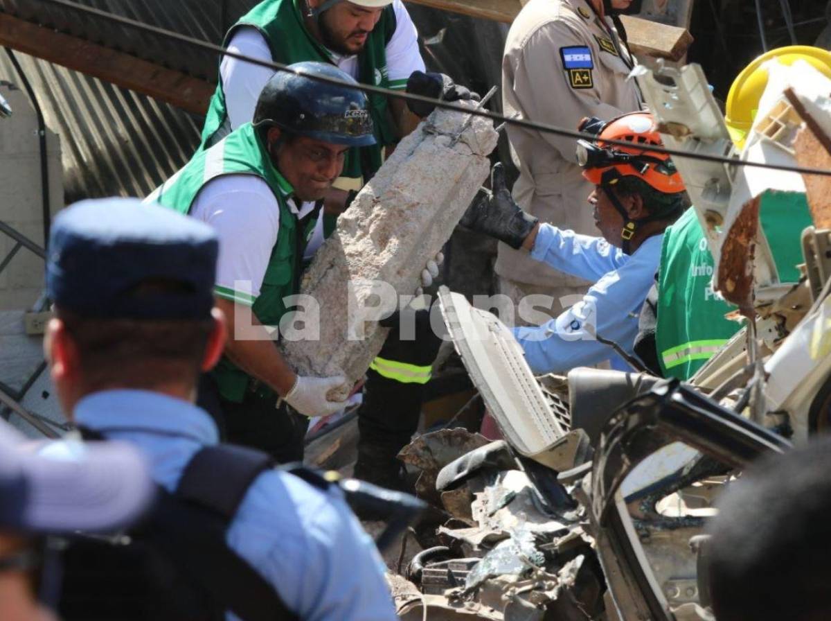 Dolorosa despedida a Leyreth, la niña hallada entre los escombros de la tragedia en la Villa Nueva