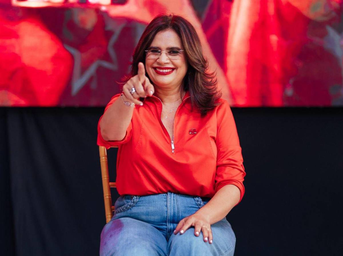 Rixi Moncada recorre la zona sur y reitera propuesta de eliminar central de riesgo