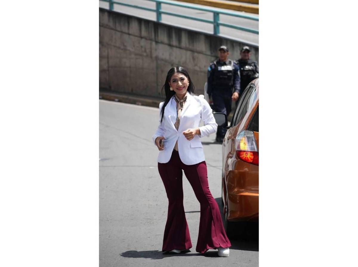 Olimpia vs Real España: chicas roban suspiros y ambiente de fiesta en el Nacional