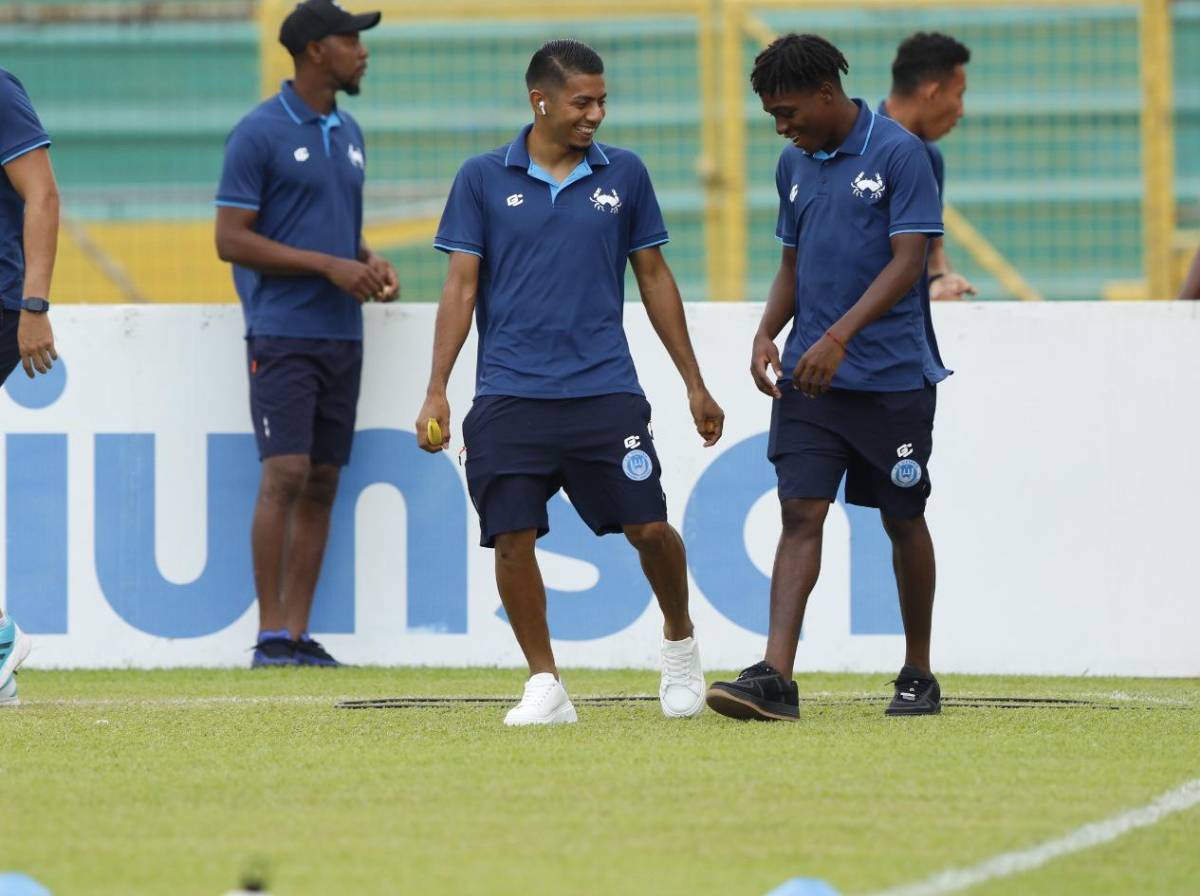 ¿Quién es la periodista que robó suspiros? Ambiente en el Marathón-Victoria