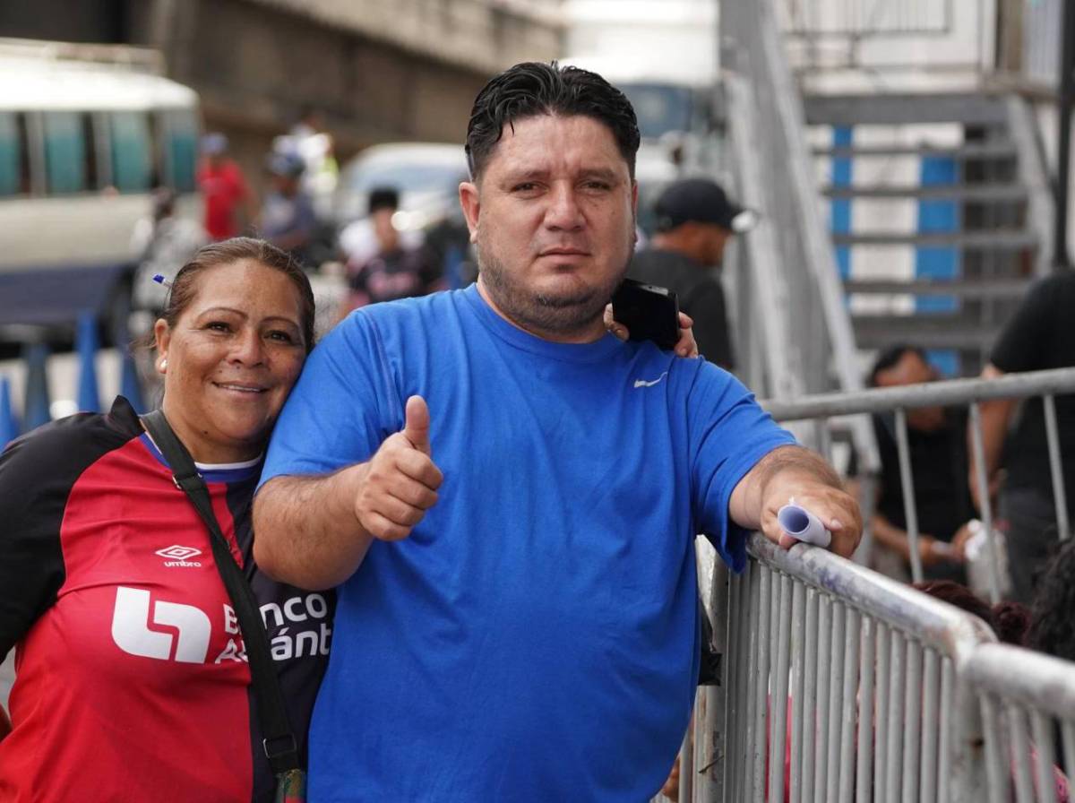 Perro policía, boletos caros y los primeros hinchas en la final