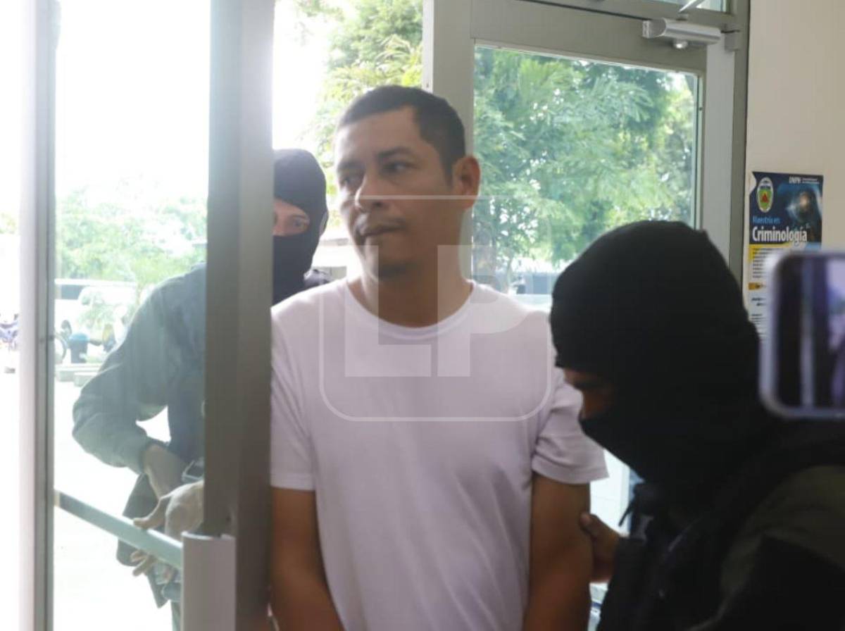 Soy un hombre honesto: Edwin Hernández al llegar a juzgados por muerte de Vianka García